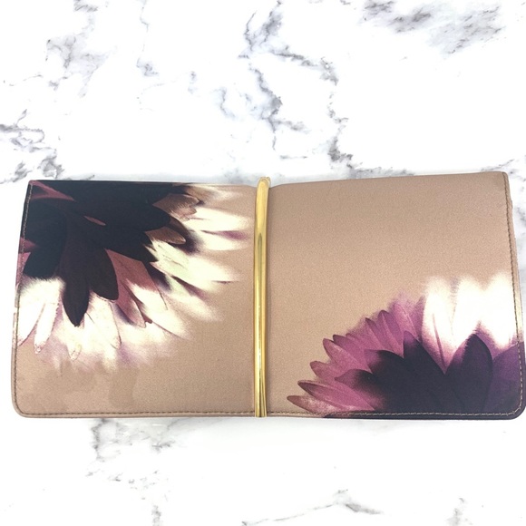 Nina Ricci Floral Arc Clutch - Picture 15 of 16